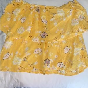 Off the shoulder, yellow top